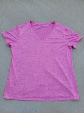 Athletic Works Pink Heathered V-Neck Short Sleeve Tee